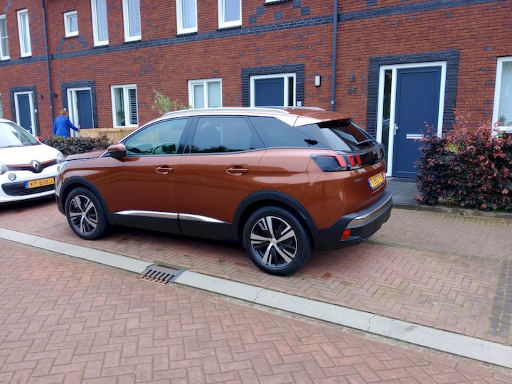 Peugeot 3008 Allure 1.2 PureTech 130 Grip Control (2019)