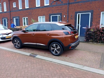 Peugeot 3008 Allure 1.2 PureTech 130 Grip Control (2019)