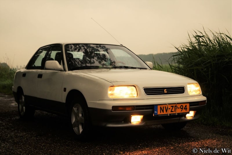 Daihatsu Applause 16 Tokyo (1996)