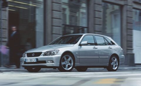 Lexus IS 300 SportCross Executive (2001)