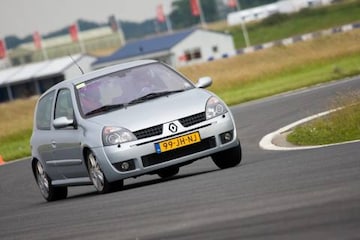 Renault Clio Sport 2.0 16V (2002)
