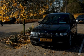 BMW 325ti Compact Executive (2003)