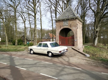 Mercedes-Benz 220d (1972)