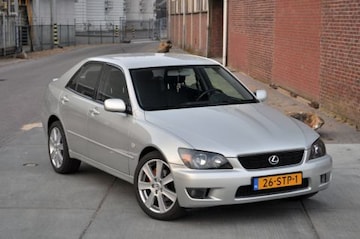 Lexus IS 200 (2000)
