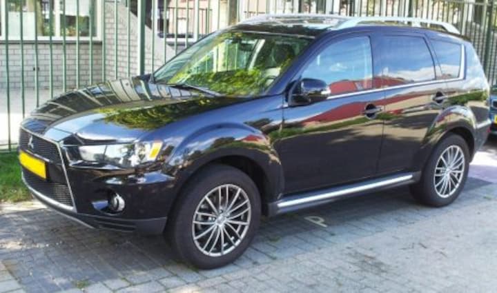 Mitsubishi Outlander 2.0 2WD Intro Edition (2010)