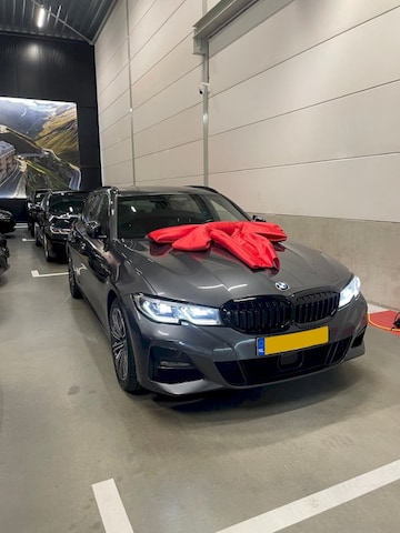 BMW 330e xDrive Touring (2021)