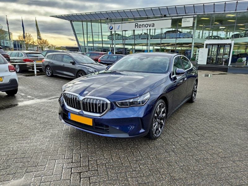 BMW i5 eDrive40 (2024)