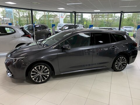 Toyota Corolla Touring Sports 1.8 Hybrid First Edition