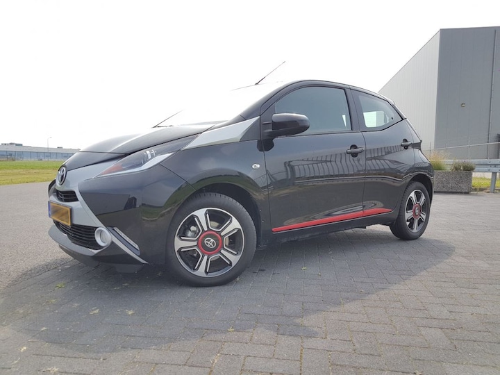 Toyota Aygo 1.0 VVT-i x-clusiv (2016)