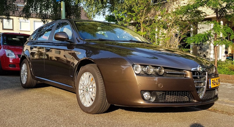 Alfa Romeo 159 Sportwagon 1.9 JTS Elegante (2008)