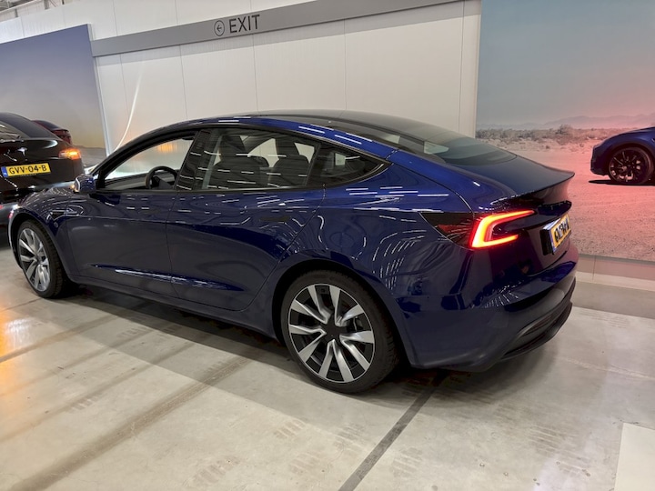 Tesla Model 3 RWD (2024)