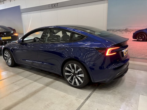 Tesla Model 3 RWD