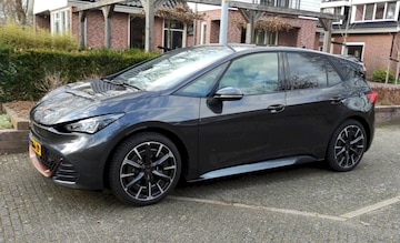 Cupra Born 58kWh 170kW Performance (2022)