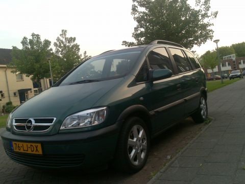 Opel Zafira 2.0 DTi-16V Elegance (2003)