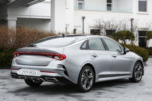Kia K5 facelift oud nieuw