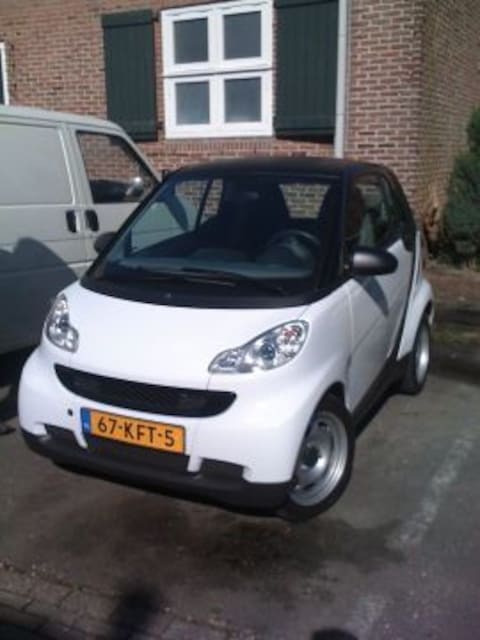 Smart fortwo coupé pure 33kW cdi (2010)