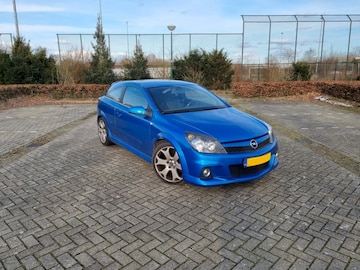 Opel Astra GTC OPC (2006)