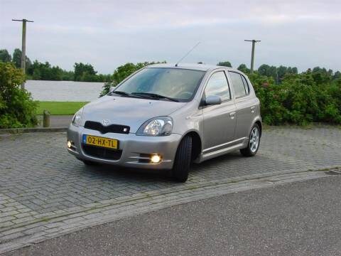 Toyota Yaris 1.5 16v VVT-i T Sport (2002)