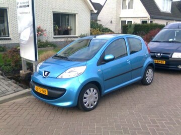 Peugeot 107 XS 1.0 (2006)