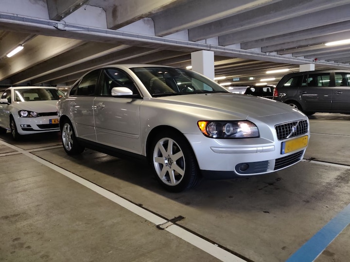 Volvo S40 2.4 Momentum (2004)