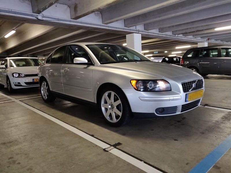 Volvo S40 2.4 Momentum (2004)
