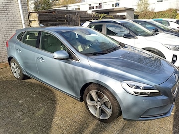 Volvo V40 T4 Inscription (2016)