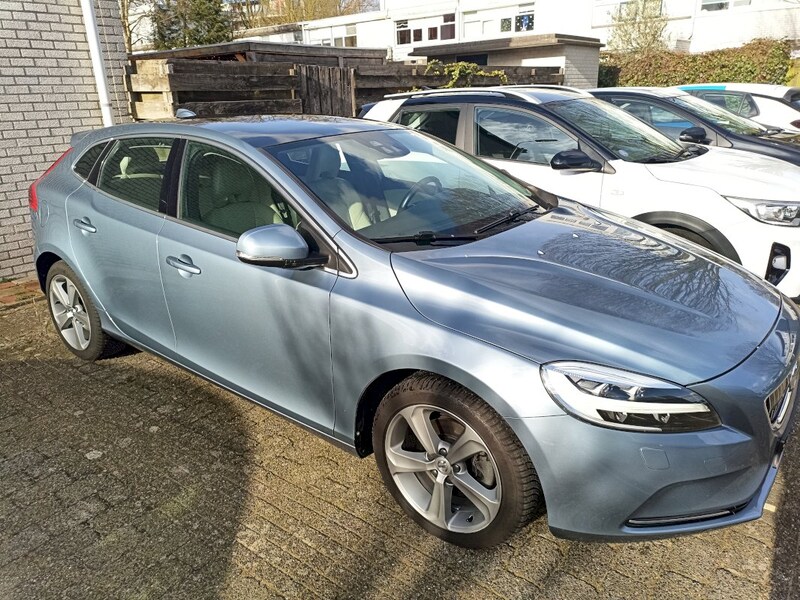 Volvo V40 T4 Inscription (2016)