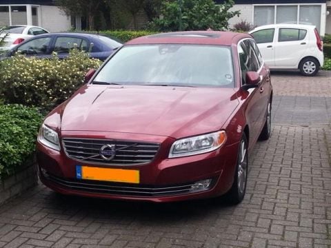 Volvo V70 D2 Momentum (2013)