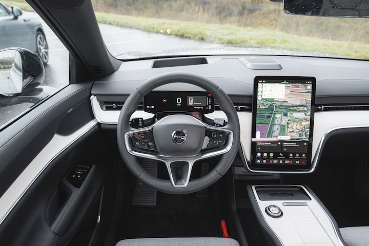 Volvo EX90
