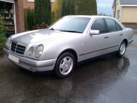 Mercedes-Benz E 220 Diesel Elegance (1995)