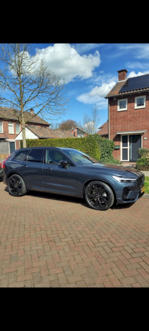 Volvo XC60 T8 Plug-in Hybrid AWD Plus Black Edition