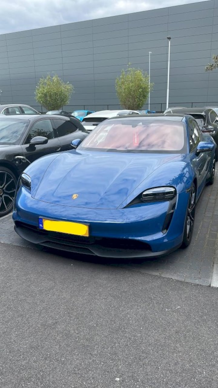 Porsche Taycan Sport Turismo (2023)