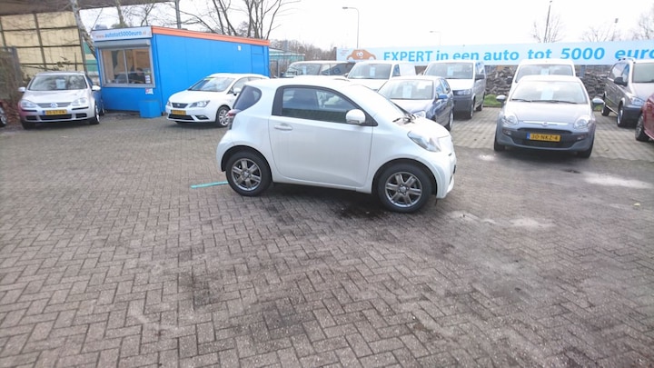 Toyota iQ 1.0 VVT-i Aspiration (2009)