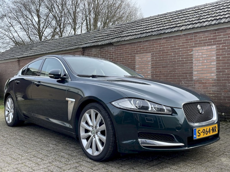 Jaguar XF 3.0D V6 S (2013)