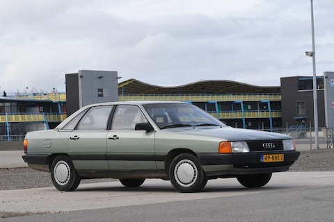Audi 100
