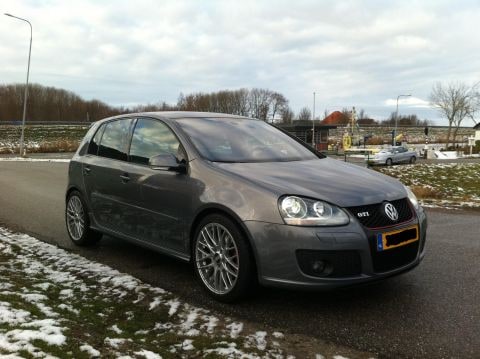 Volkswagen Golf 2.0 16V FSI Turbo GTI (2005)