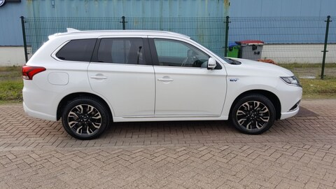 Mitsubishi Outlander PHEV Instyle