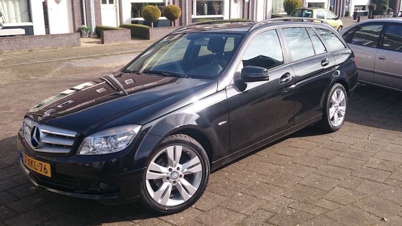Mercedes-Benz C 220 CDI BlueEFFICIENCY Estate Avantgarde (2010)