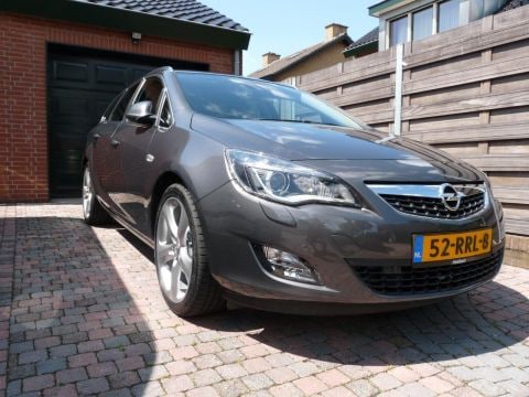 Opel Astra Sports Tourer 1.4 Turbo 140pk Cosmo (2011)