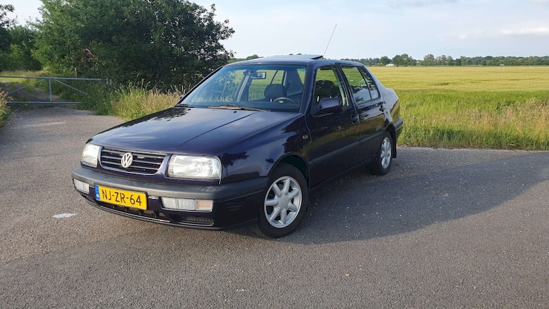 Volkswagen Vento 1.8 90pk CL (1996)