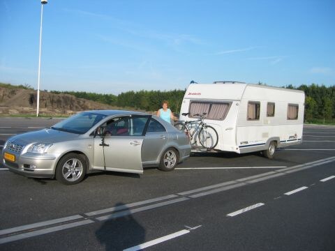 Toyota Avensis 2.0 D-4D Linea Terra (2003)