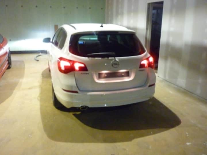 Opel Astra Sports Tourer 1.6 Turbo Sport (2012)
