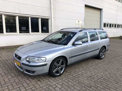Volvo V70 R