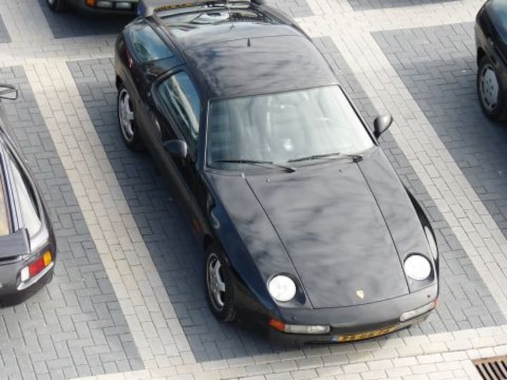 Porsche 928 S4 (1989)