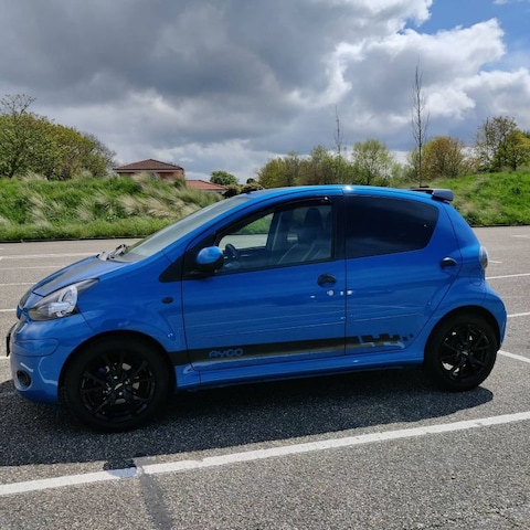 Toyota Aygo 1.0 12v VVT-i Dynamic Blue