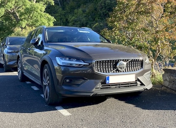 Volvo V60 Cross Country B5 AWD Plus (2023)
