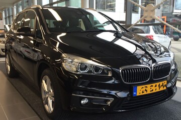 BMW 225xe Active Tourer (2015)