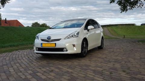Toyota Prius Wagon 1.8 HSD Dynamic Business (2013)