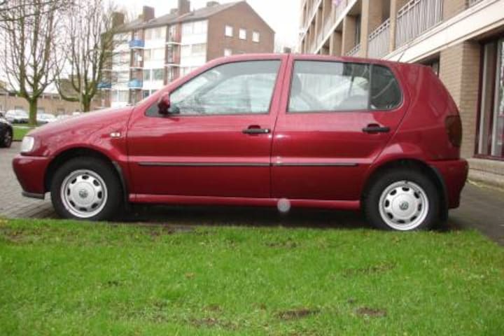 Volkswagen Polo 1.6 1998 review AutoWeek