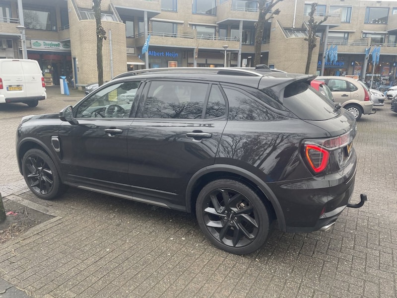 Lynk & Co 01 (2022)